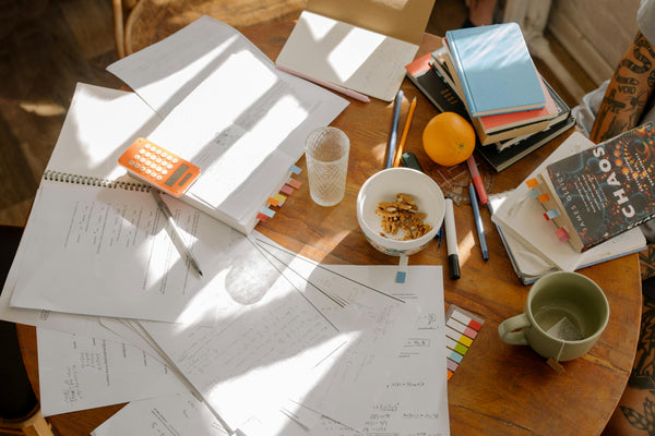 Declutter Your Desk in 5 Easy Steps