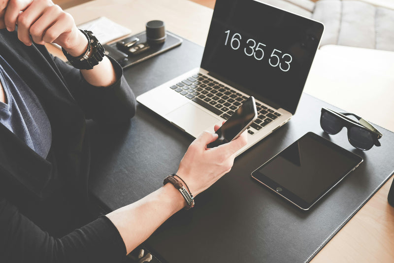 Digital Tools vs Traditional Methods: Finding Balance in Workflow