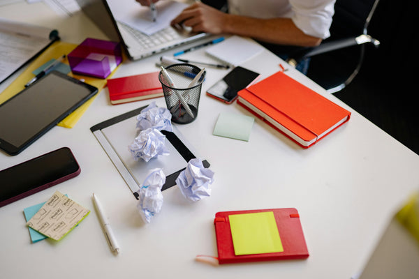 Declutter Your Desk in 5 Easy Steps